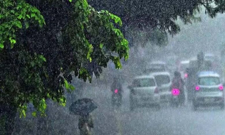 यूपी-में-बदला-मौसम:-कई-जिलों-में-बारिश-का-अलर्ट,-आंधी-तूफान-की-चेतावनी-जारी