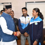एशियन-गेम्स-के-लिए-क्वालीफाई-करने-वाले-खिलाड़ियों-से-टीटी.-नगर-स्टेडियम-में-मिले-मंत्री-सारंग
