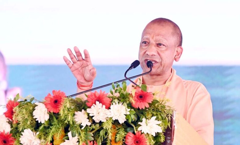 रामभक्तों-के-सहयोग-से-भव्य-राममंदिर-निर्माण-सहन-नहीं-हो-रहा-सपा-व-कांग्रेस-से:-सीएम-योगी