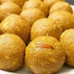 घर-पर-बनाएं-हलवाई-जैसे-आटे-के-लड्डू,-बिना-चाशनी-के-आसान-और-स्वादिष्ट-रेसिपी