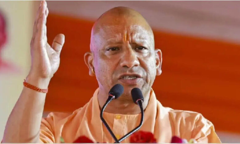 अयोध्या-में-cm-योगी-का-सपा-कांग्रेस-पर-हमला,-बोले-‘हनुमानगढ़ी-की-सीढ़ियों-पर-नमाज-पढ़वाने-का-पाप-क्यों-कराया?’