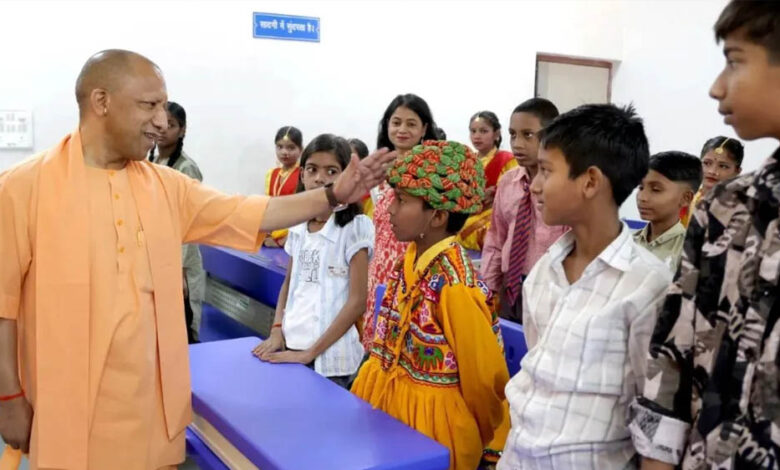 योगी-सरकार-बच्चों-में-बढ़ाएगी-वैज्ञानिक-समझ,-वाइल्ड-विज्डम-ग्लोबल-चैलेंज-2026-से-जुड़ेगी-नई-पीढ़ी