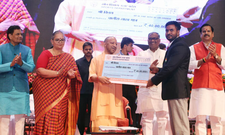 योगी-सरकार-ने-पूर्व-खिलाड़ियों-को-दिया-सम्मान,-मिल-रही-मासिक-आर्थिक-सहायता
