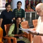 गोरखपुर-जनता-दर्शन-में-सीएम-योगी-ने-सुनी-250-लोगों-की-समस्याएं