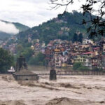 himachal-rain:-मॉनसून-का-कहर,-9-लोगों-की-मौत,-49-सड़कें-बंद;-बारिश-भूस्खलन-से-जनजीवन-प्रभावित