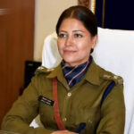 एक्टिंग-से-ips-तक-का-सफर!-सिमाला-प्रसाद-बनीं-निमाड़-रेंज-की-नई-dig,-पिता-रहे-सांसद-और-मां-हैं-साहित्यकार
